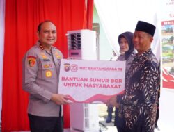 Jelang Hari Bhayangkara, Polda Kalbar Gelar Bhakti Sosial dan Bagi Bansos