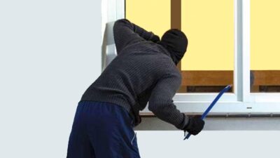 Pria Kepergok Curi Velg di Depok Viral, Polisi Cek TKP