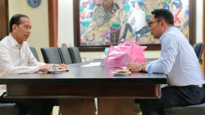 Bahas Masa Depan Jakarta, Ridwan Kamil Bertemu Jokowi di Solo