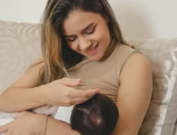 Pakar Kesehatan UI : Kadar Kolesterol Tinggi dalam ASI Bisa Lindungi Bayi